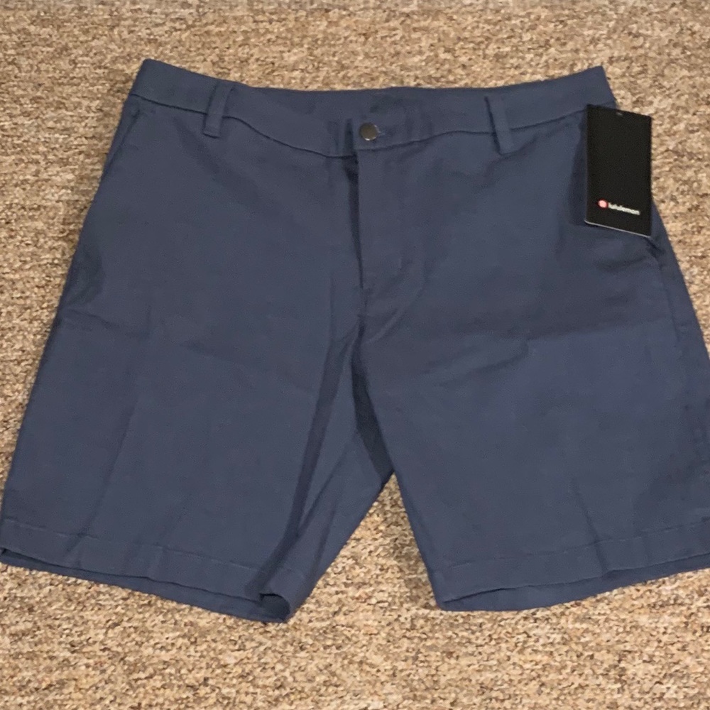 Men’s Lululemon Blue Commission Shorts Size 34